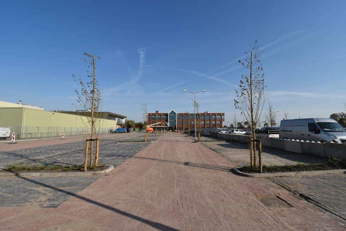 bedrijventerrein inrichting parkeerterrein met groenvoorziening schot infra